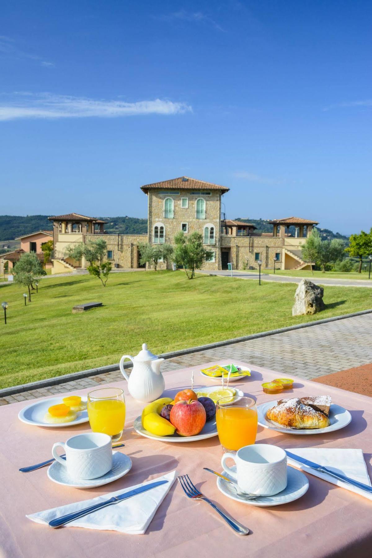 Pian Dei Mucini Resort Il Borgo Massa Marittima Exterior photo
