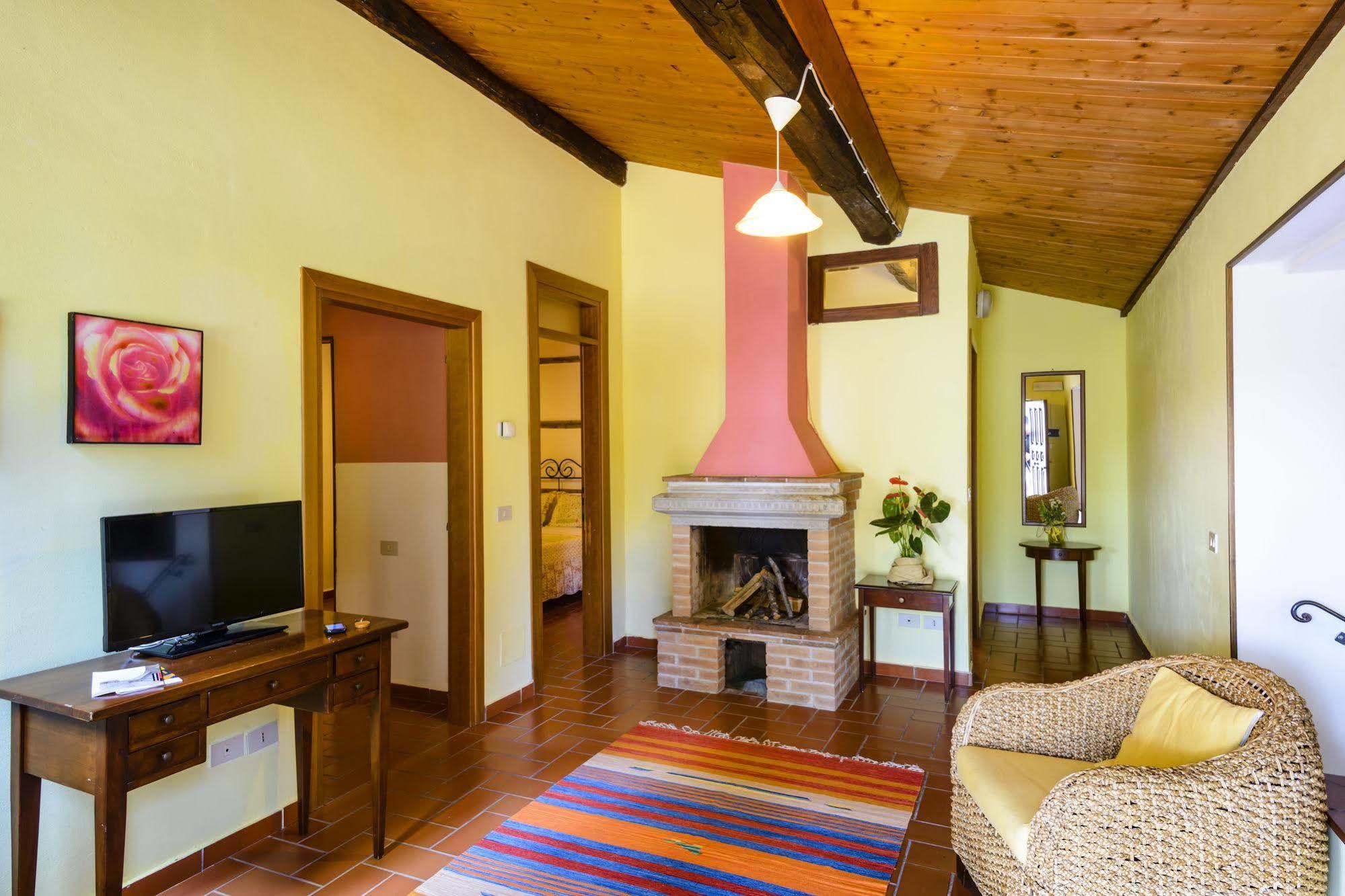 Pian Dei Mucini Resort Il Borgo Massa Marittima Exterior photo
